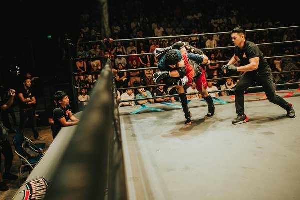 Comment le sport influence-t-il l'actualité mondiale ?